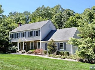 49 Stonefence Rd, Oakland, NJ 07436