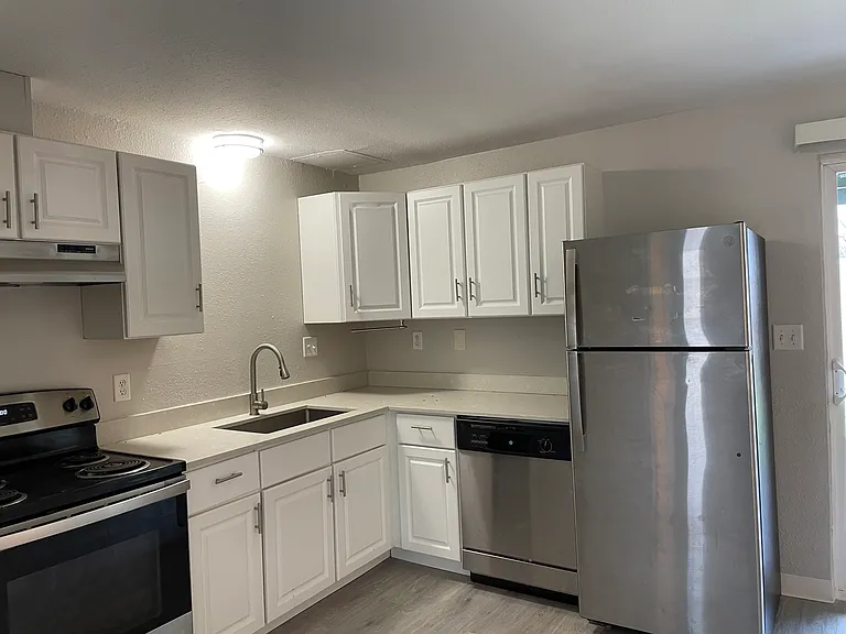 1608 Washington St #3 — Photo 16