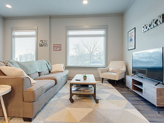 4th image of 1106 Wade Ave Unit 4