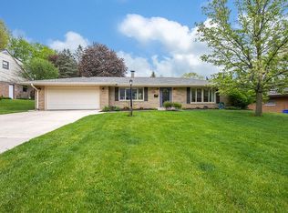 805 Coolidge Pl, Rockford, IL 61107