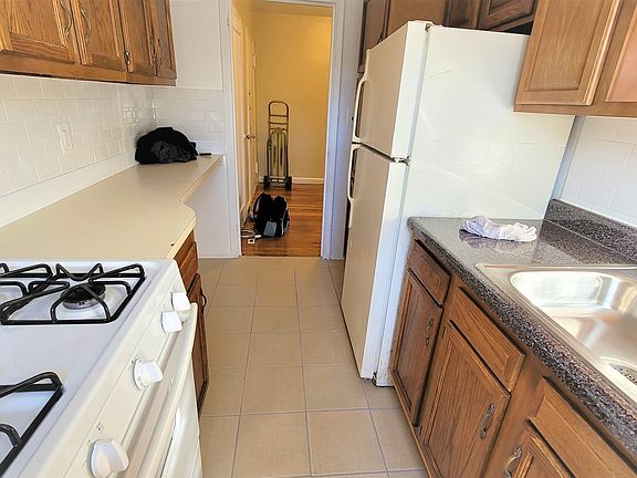 3rd image of 63-73 110th St #D5