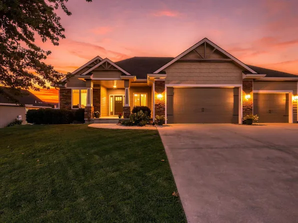 1100 Lee Mill Cir, Manhattan, KS 66503