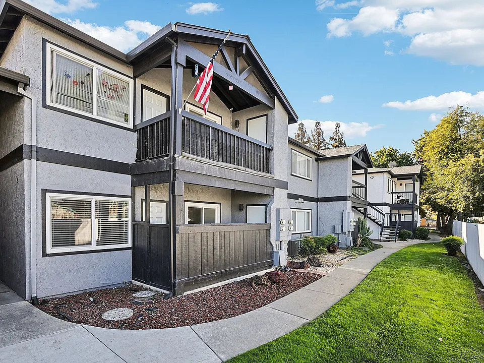 The Cottages at Vine Hill Creek