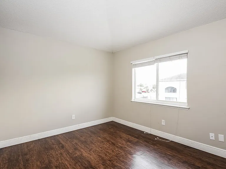 1405 Timberbend Cir — Photo 13