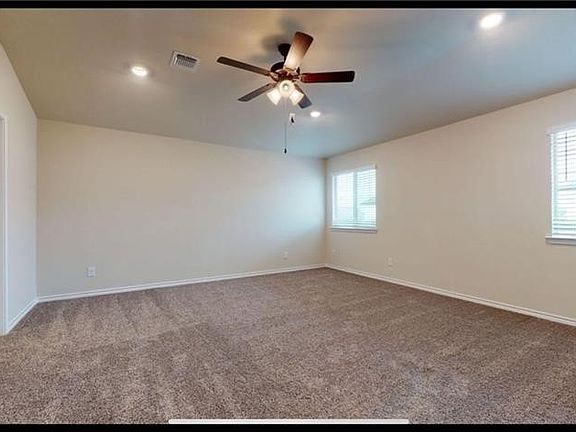 3rd image of 1311 Roma St