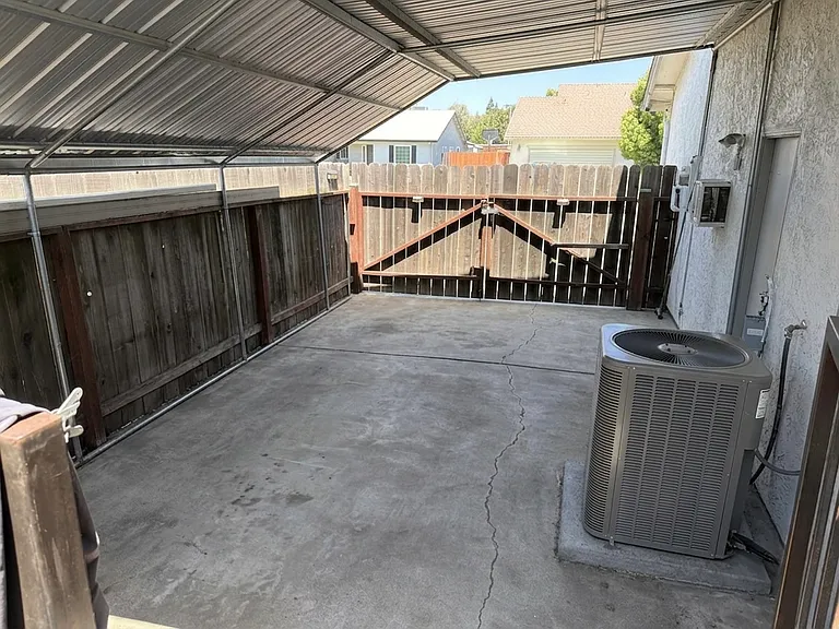 1324 Morning Dew Pl — Photo 16