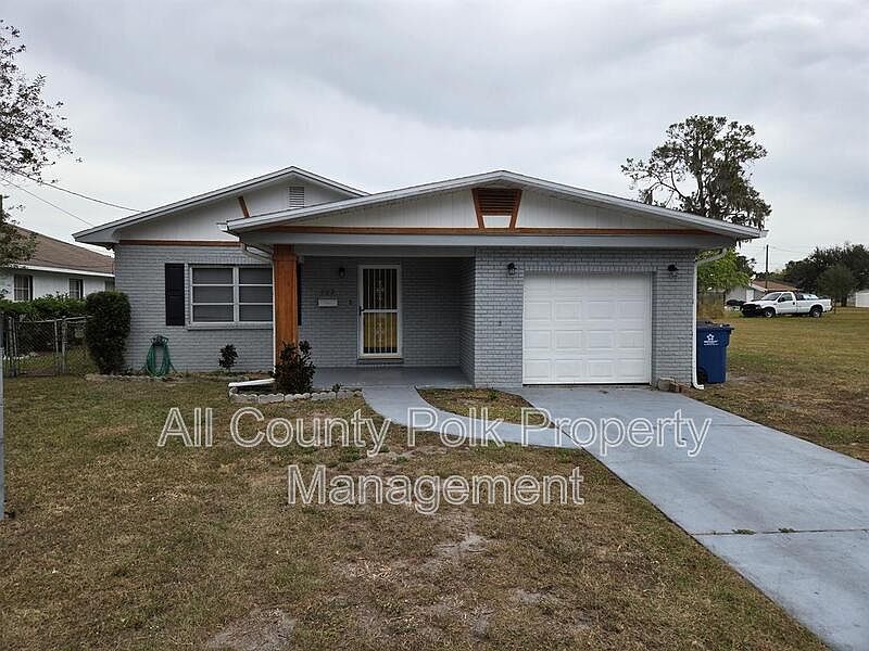 1st image of 602 SE 5th St
