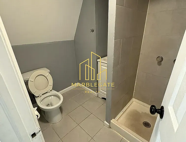 11 Cliff Hill Pl #33 — Photo 5
