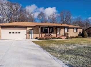 5015 Glenoak Dr, Louisville, OH 44641