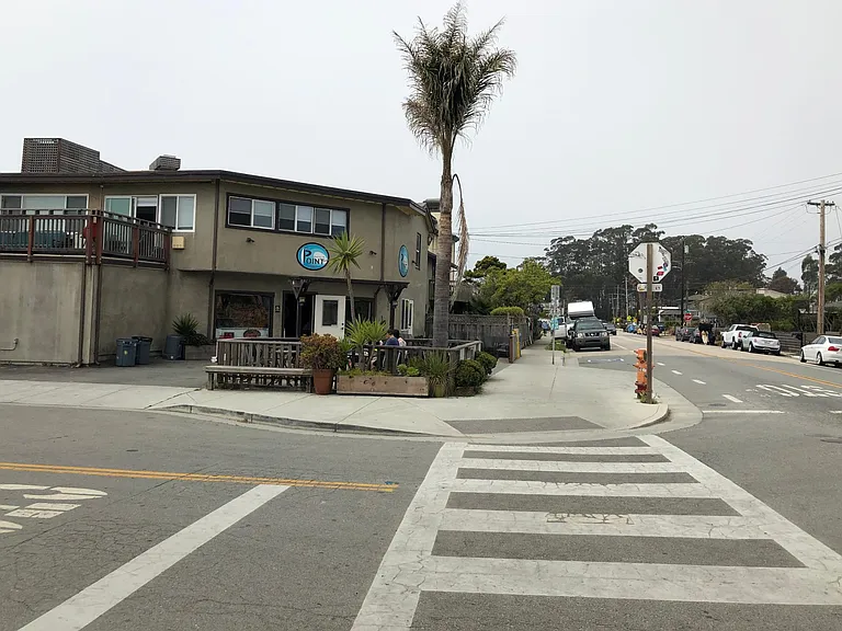 E Cliff Dr — Photo 13