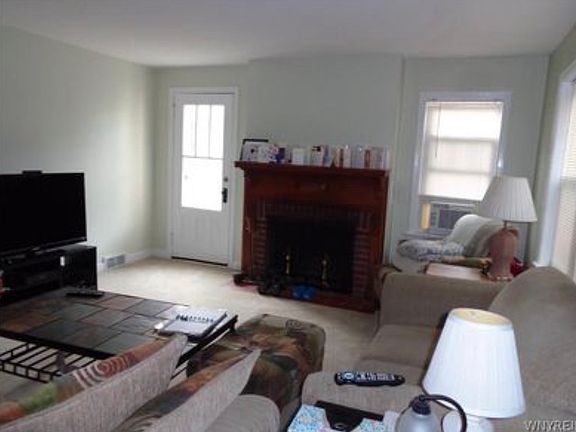 3rd image of 440 Mill St Floor 1