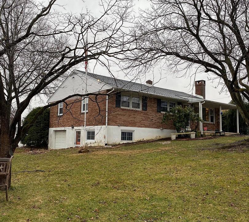 2nd image of 600 Lobelia Ave