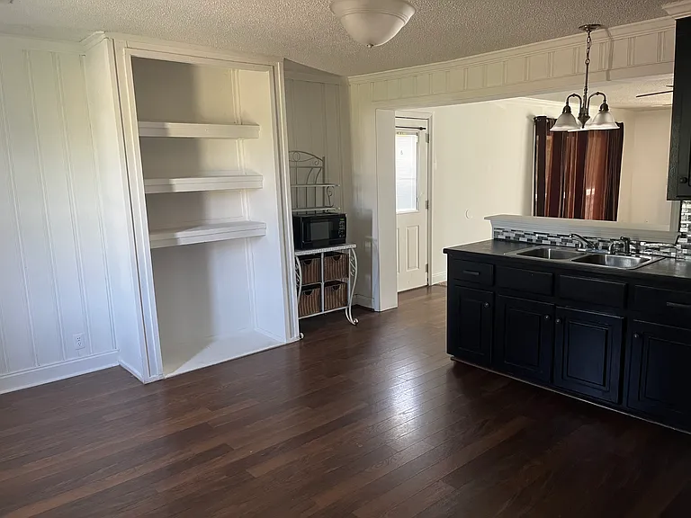 937 Red Fox Rd — Photo 9