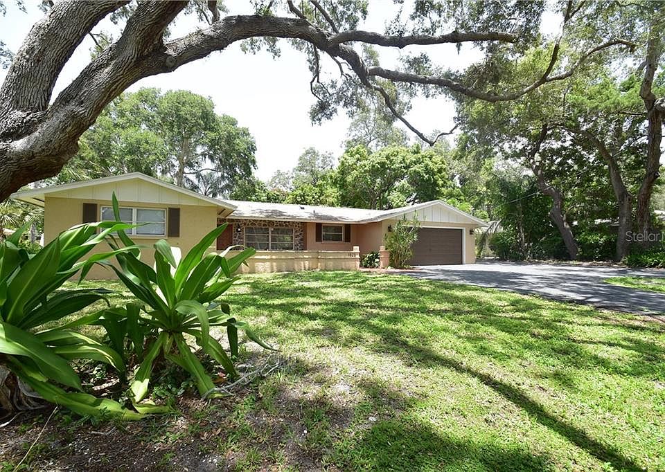 1st image of 1825 Sandalwood Dr