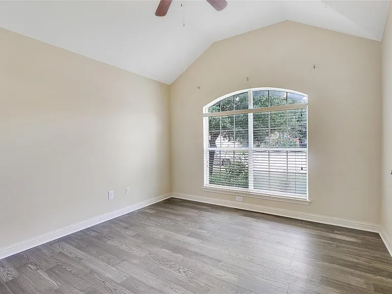 3608 Glastonbury Trl — Photo 29