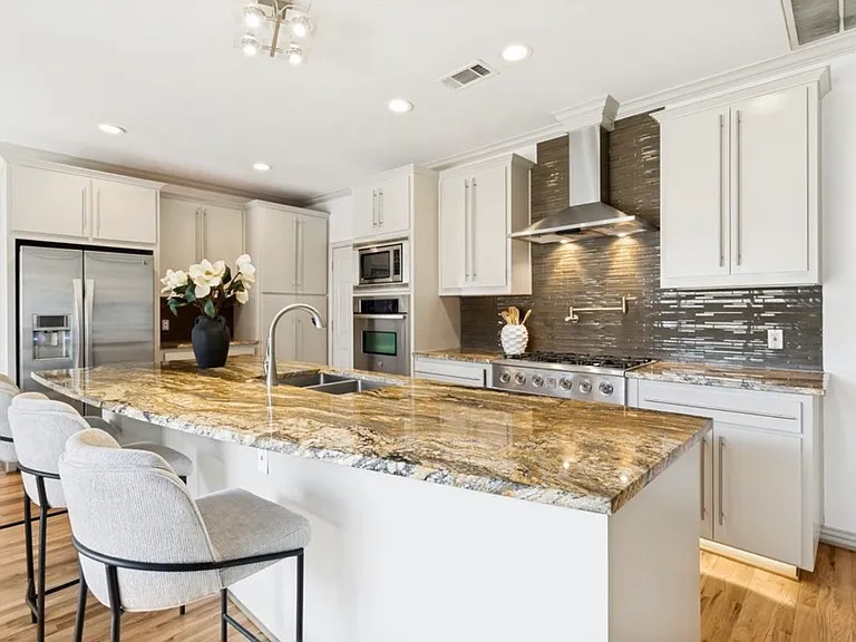 3719 Douglas Ave — Photo 13