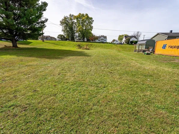 1 S 2nd St, Shenandoah, VA 22849