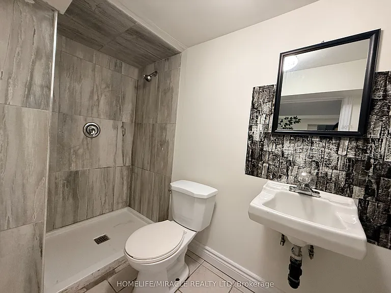 755 Somerville St — Photo 11