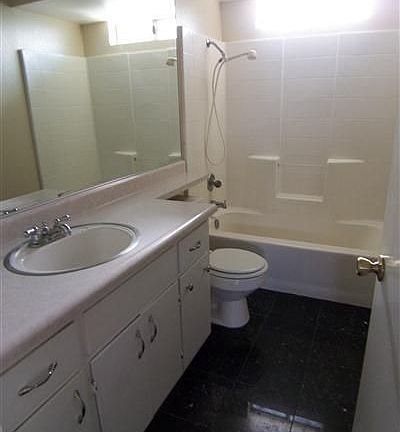 5th image of 1832 Crestmoor Ct
