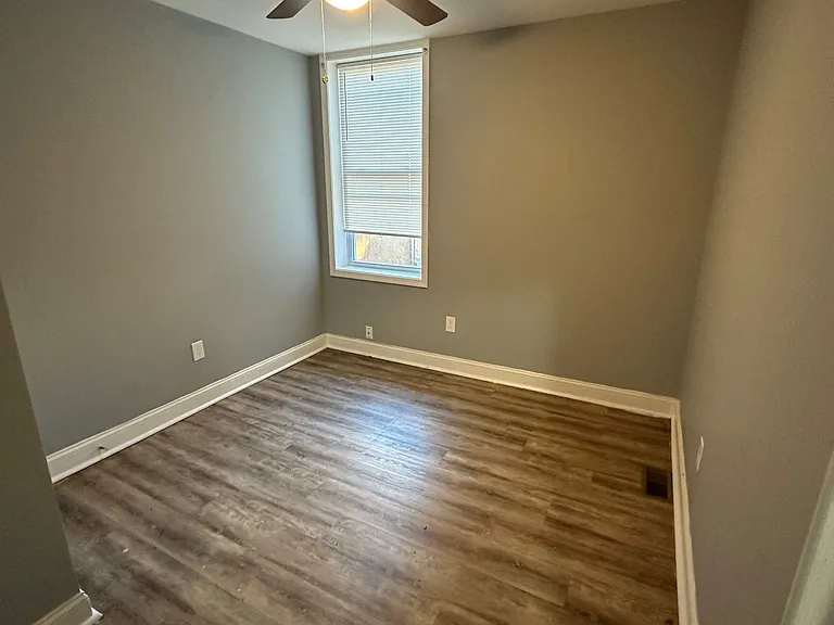 2616 E Biddle St — Photo 12