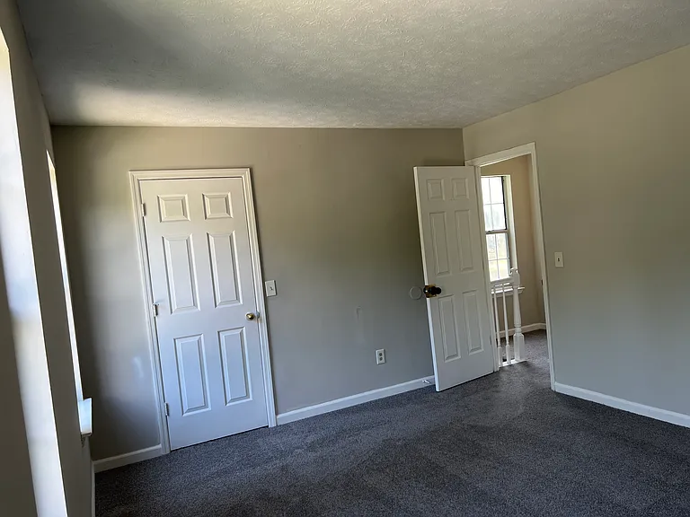 6435 Bedford Ln — Photo 8