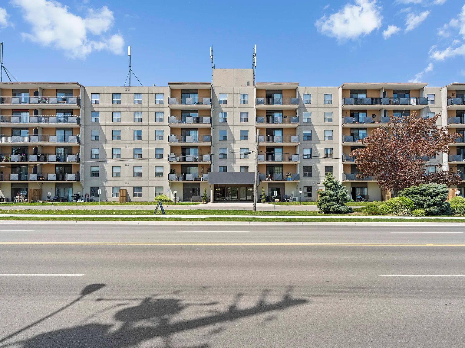 Grandview Apartments — Photo 3