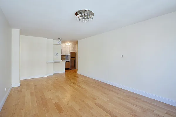 Sold by Nest Seekers International | media 6