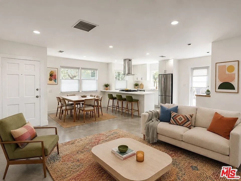 2 bed, 1.0 bath, $4,050 — Photo 1