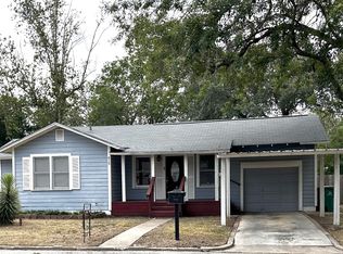 815 E Humphreys St, Seguin, TX 78155