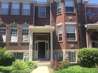 683 Prestwick Ln, Wheeling, IL 60090