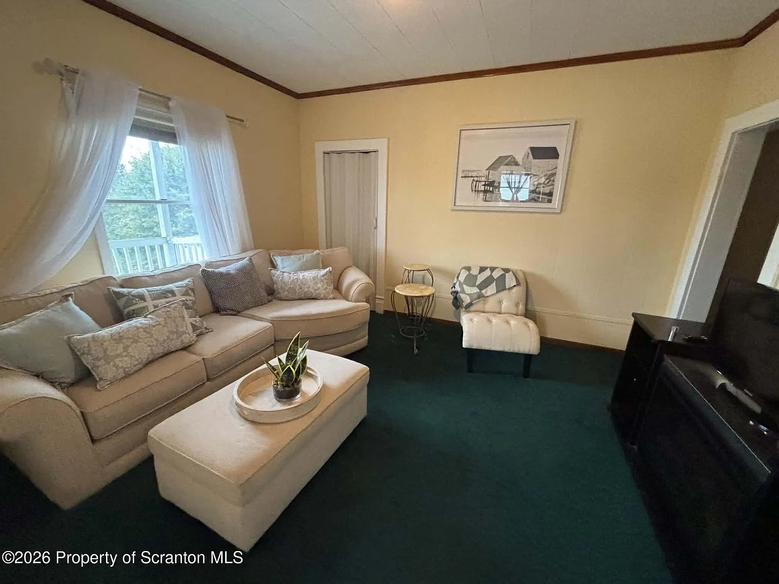 1 bed, 1.0 bath, 1869 sqft, $1,100 — Photo 4