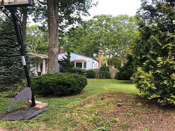 3rd image of 323 Mount Vernon Ave