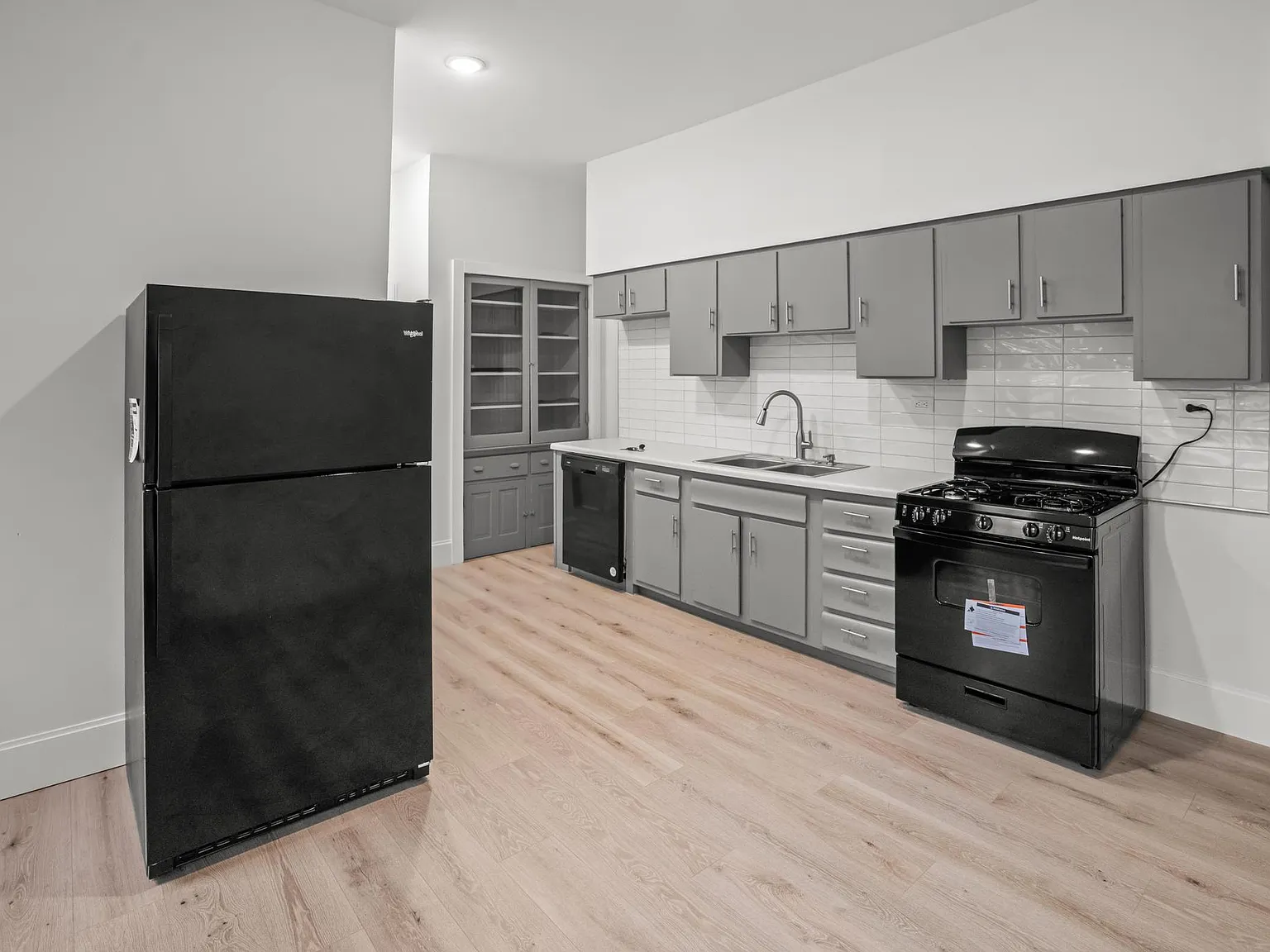3 bed, 2121 sqft, $2,175 — Photo 4