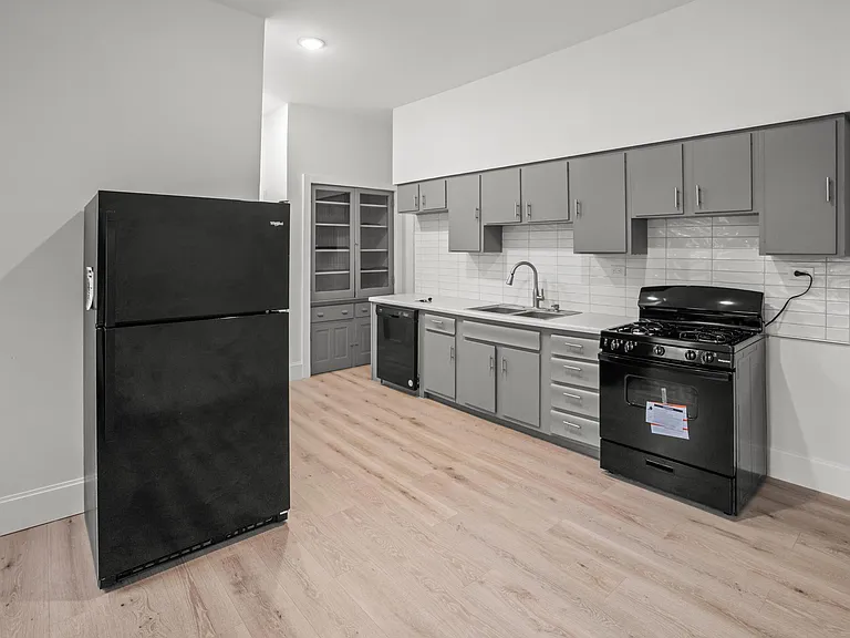 1019 York St — Photo 4
