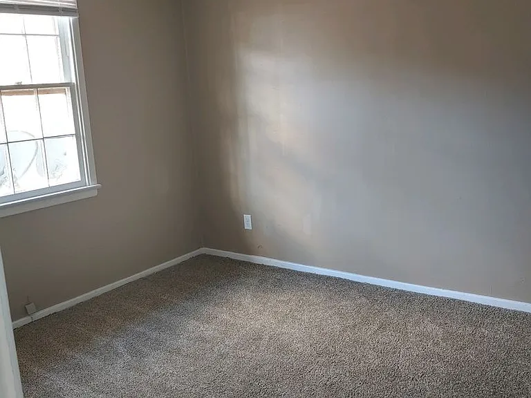 1200 Old Sunbury Rd — Photo 2