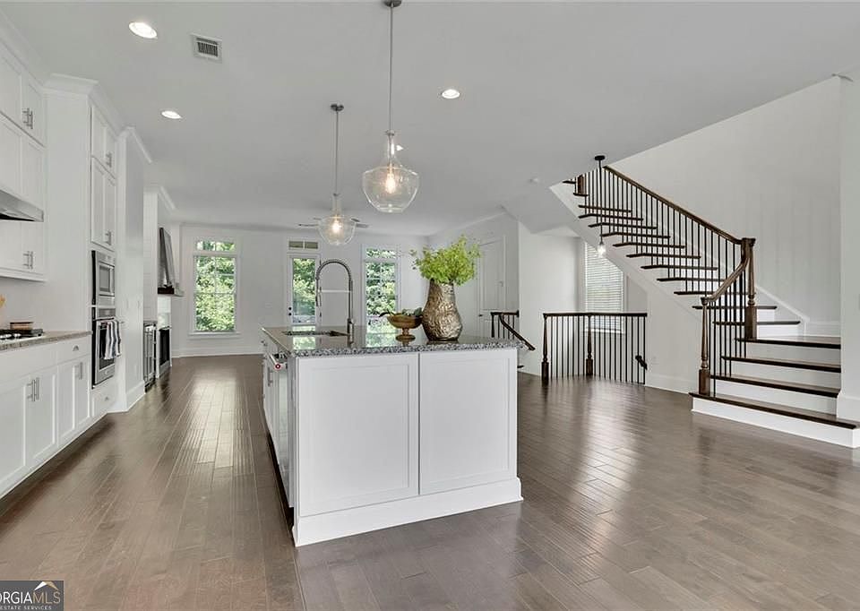 1st image of 113 Quinn Way