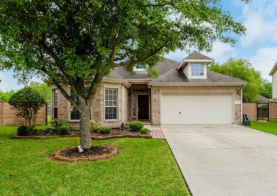1st image of 2556 Pelican Dr