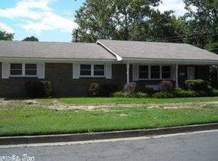 3600 S Holly St, Pine Bluff, AR 71603