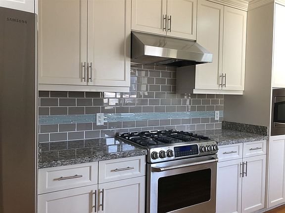 4th image of 5659 Meredith Ave