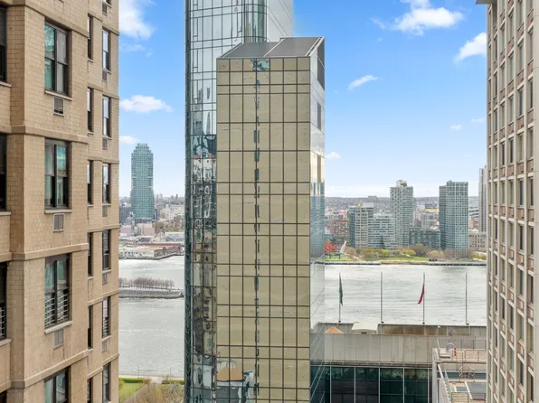 310 East 46th Street 19L image 2 of 11