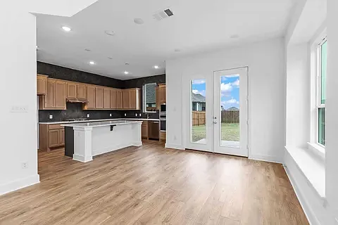 1158 Queensdown Way — Photo 4