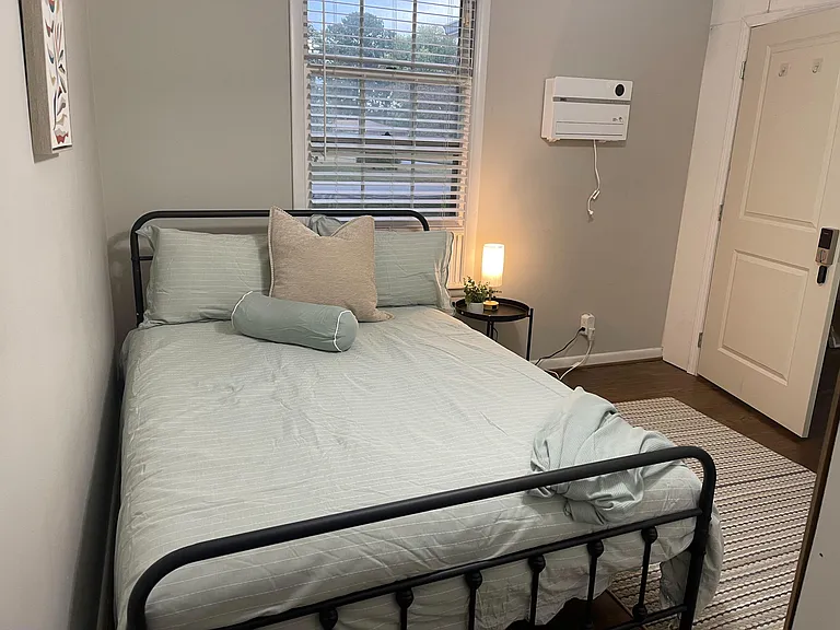 Private AC and Heating for your confort.