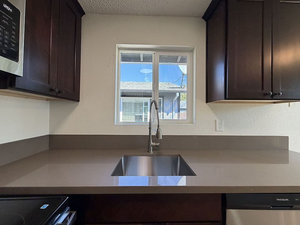 1st image of 5921 SE 83rd Ave #0