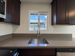 Bright Single-Level 2 Bedroom Home with Updated Kitchen, Vinyl Flooring & Private Patio, Portland, OR 97266