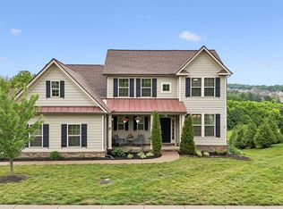 7016 Crimson Leaf Ln, College Grove, TN 37046