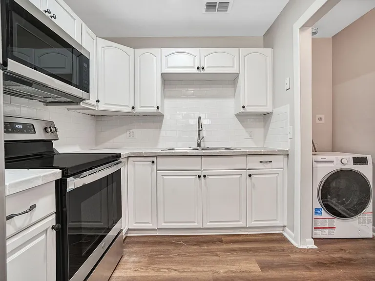 526 S Eola Dr — Photo 20