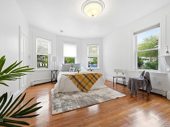 4th image of 166 Chestnut St #1