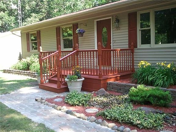 4th image of 760 Luna Ct