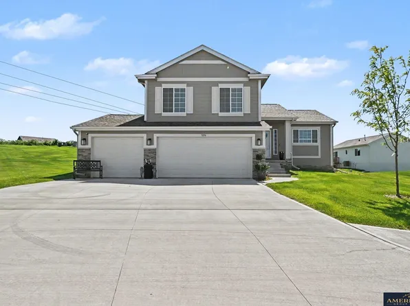 9106 S 177th Avenue Cir, Omaha, NE 68136