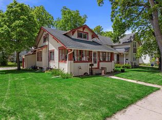 925 Beechwood Ave, Waukesha, WI 53186